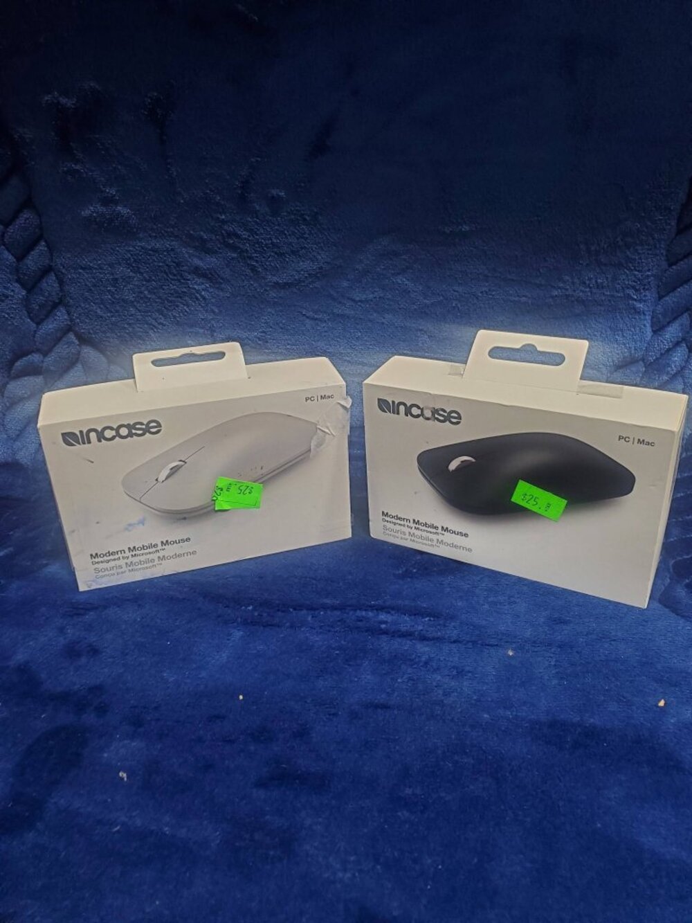 Incase Designed by Microsoft Modern Mobile Bluetooth BlueTrack Mouse- Black